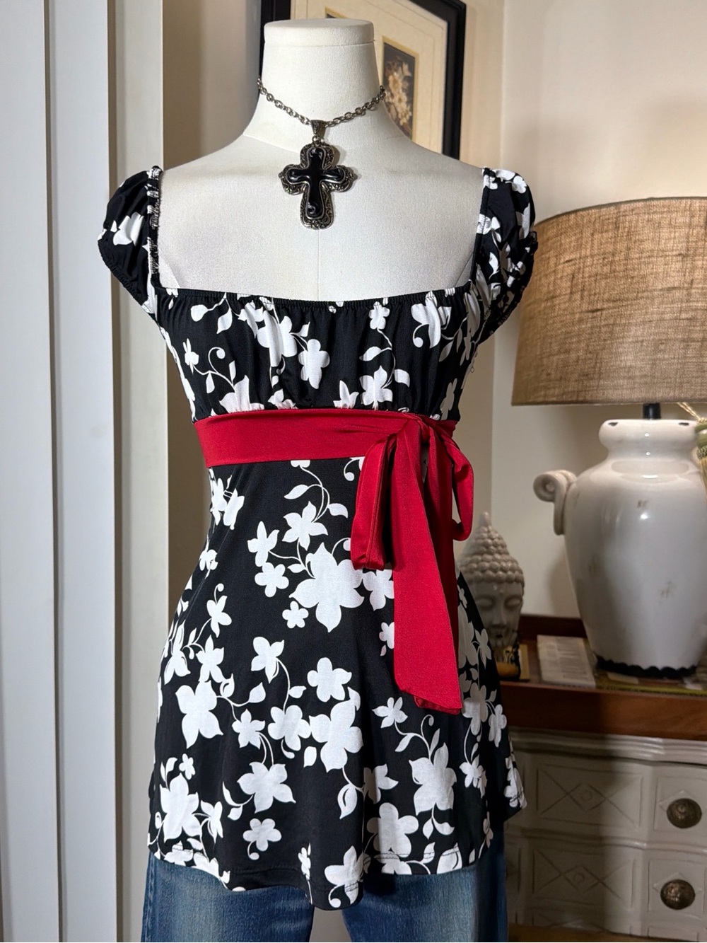 Forever 21 Black & White Babydoll Floral Square-Neck Top with Red Tie Waist